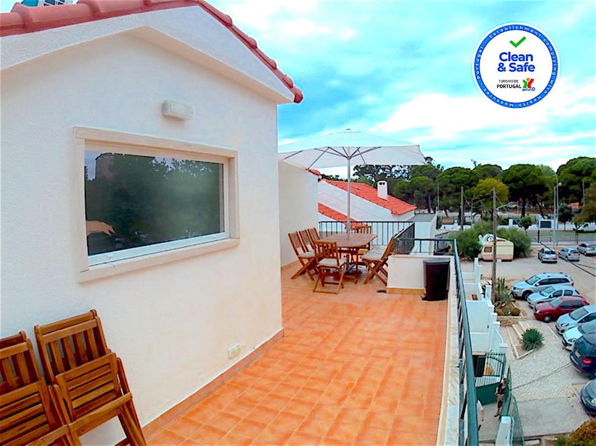 Apartment Near The Beach With Big Terrace Сетубал Екстериор снимка